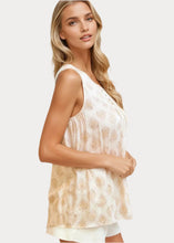 Load image into Gallery viewer, Damask Print Top