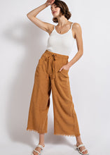 Load image into Gallery viewer, Capris Pants