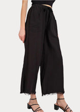 Load image into Gallery viewer, Capris Pants