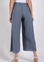 Load image into Gallery viewer, Capris Pants