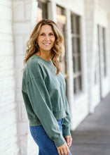 Load image into Gallery viewer, Uneven Hem Sweatshirt