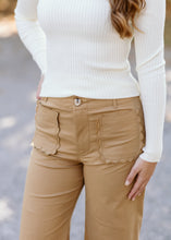 Load image into Gallery viewer, Scalloped Pocket Pants