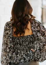 Load image into Gallery viewer, Vivie Floral Blouse
