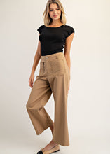 Load image into Gallery viewer, Scalloped Pocket Pants

