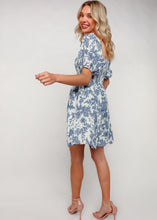 Load image into Gallery viewer, Sweetheart Floral Print Dress

