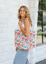 Load image into Gallery viewer, Quilted Market Bag
