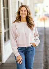 Load image into Gallery viewer, Uneven Hem Sweatshirt
