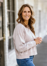 Load image into Gallery viewer, Uneven Hem Sweatshirt
