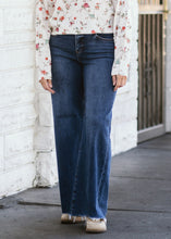 Load image into Gallery viewer, Mid Rise Wide Leg Jeans
