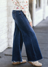 Load image into Gallery viewer, Mid Rise Wide Leg Jeans
