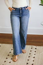 Load image into Gallery viewer, Jayden Jeans
