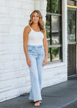Load image into Gallery viewer, Pintuck Jeans
