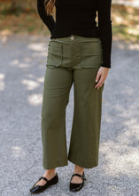 Load image into Gallery viewer, Scalloped Pocket Pants
