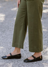 Load image into Gallery viewer, Scalloped Pocket Pants
