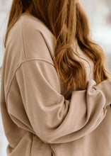 Load image into Gallery viewer, Relaxed Comfy Top
