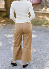 Load image into Gallery viewer, Scalloped Pocket Pants
