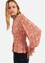 Load image into Gallery viewer, Floral Peplum Top
